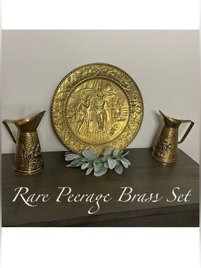 Rare~ Peerage Brass Plate & 2 pitchers~Made In England Tavern Scene ~Collector…